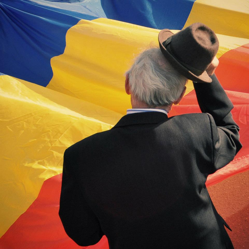 Tricolorul Romaniei Ziua Imnului National România este în razboi! Cele 13 nivele ale agresiunii împotriva României