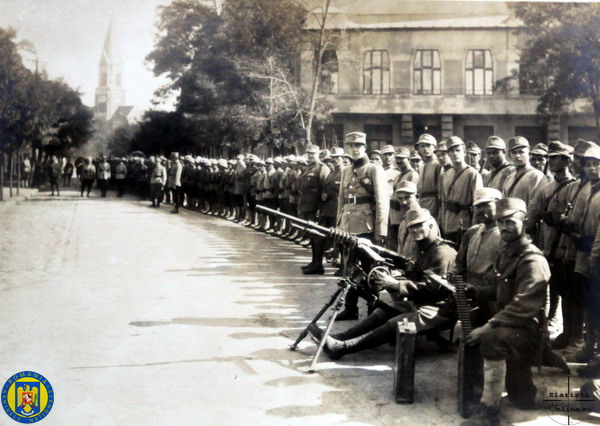 2 Batalionul 3 Reg 15 Infanterie la Rakospalota Armata Romana la Budapesta 1919 - Foto Roncea Ro - Ziaristi Online - Arhivele Nationale
