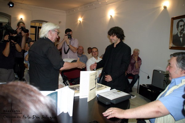 5 Victor Roncea la Premiile Eminescu Ziaristul la Muzeul Literaturii - 28 iunie 2013 - Foto Dan Sulugiuc - Ziaristi Online