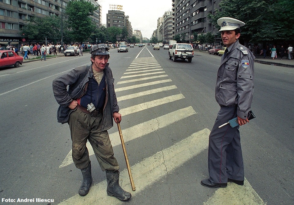 9 14 iunie 1990 - Mineriada - Magheru - Foto Andrei Iliescu