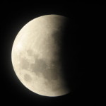 Eclipsa de luna din cursul noptii si spre dimineata