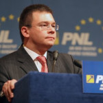 Turnatorul Hoisie il lauda la greu pe Mihai Razvan Ungureanu, viitorul "prim-ministru" al Guvernului-fantoma PDL-UDMR-PCM-Magyar Garda