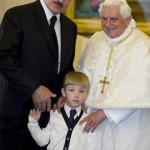 SANGEROSUL DICTATOR bolsevic, acum democrat, Aleksandr Lukasenko, l-a invitat pe Papa Benedict in Belarus, pe teritoriul lui Kirill al Intregii Rusiii