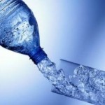 AVERTISMENT – LE FIGARO: Apa minerală in sticle de plastic contine hormoni periculosi