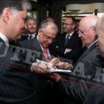 “Puterea” la apa. Iliescu s-a pupat pe gura cu Gorbaciov