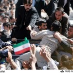 Breaking News: Ahmadinejad a supravietuit unui atac cu bomba. UPDATE: Iranul afirma ca este vorba de “o stire falsa” a media occidentale