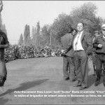 Foto-Document Dinu Lazar: “Hipopotamul transpirat” al lui Eugen Mihaescu in mijlocul minerilor, alaturi de amiralul “Cico” Dumitrescu si de fotograful Pascal Ilie Virgil cu mana la cap