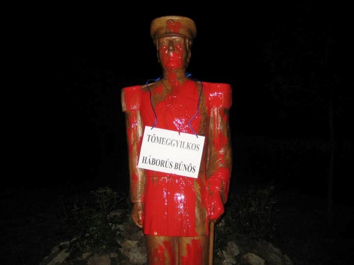 Statuia lui Miklos Horthy din Kereki - vinovat de genocid, slavit de Ungaria