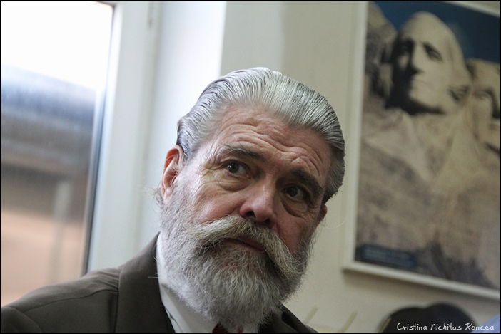 1 Prof Ernest H. Latham Book Launch Bucharest 04.10.2013 Foto Cristina Nichitus Roncea