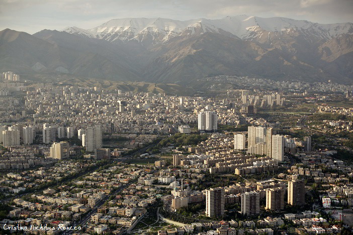 Teheranul vazut de sus din Milad Tower de Cristina Nichitus Roncea - Iran 2012 Zoom Mediafax