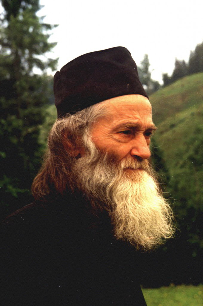 Parintele-Iustin-Parvu-1992 - Petru Voda Ro