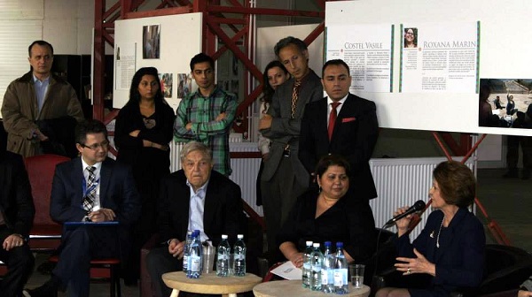 George Soros si Androulla Vassiliou la Muzeul Culturii Romilor Tiganilor 10.03.2014 Sursa FB
