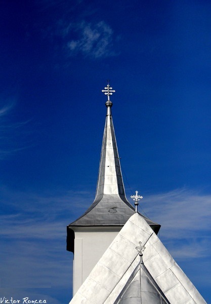Biserica in care a fost botezat Avram Iancu la 1824 - Sf Arhangheli Vidra - Foto Victor Roncea