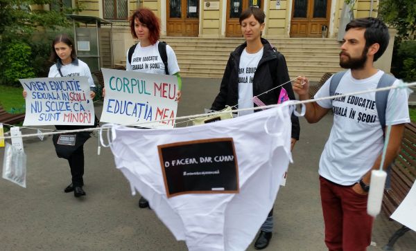 Protestatarii Soros pentru sex in scoli